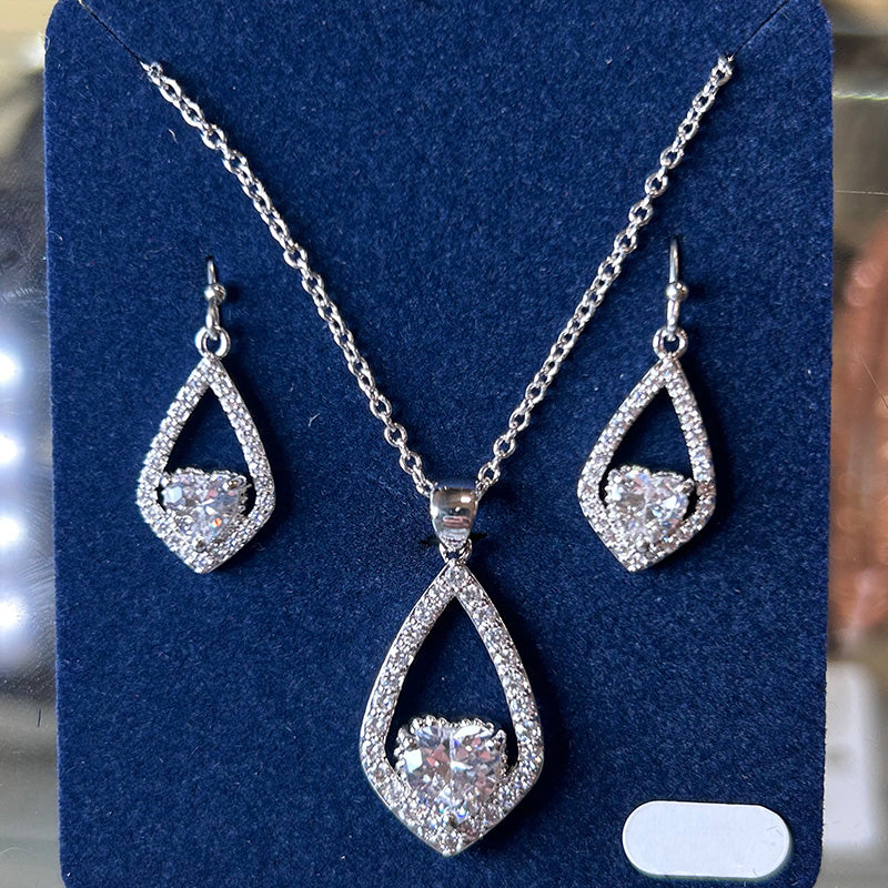 Cradleded Heart Necklace JS3032